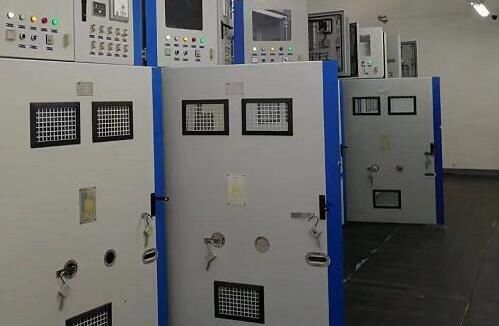 高壓電容補償柜里面的電抗器有什么作用？